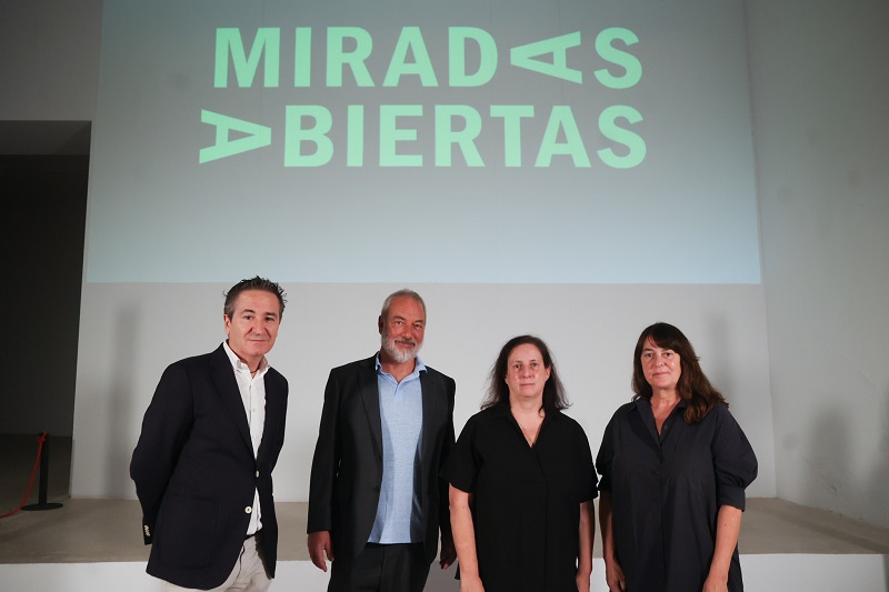 ‘Miradas abiertas’reúne las obrasde una veintena de artistas vinculados a las galerías de arte contemporáneo de la Comunitat Valenciana