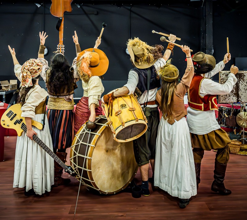 Circ amb FARRA de Lucas Escobedo i LA MANCHA de Sergio Serrano als Teatres Principal i Rialto de València.