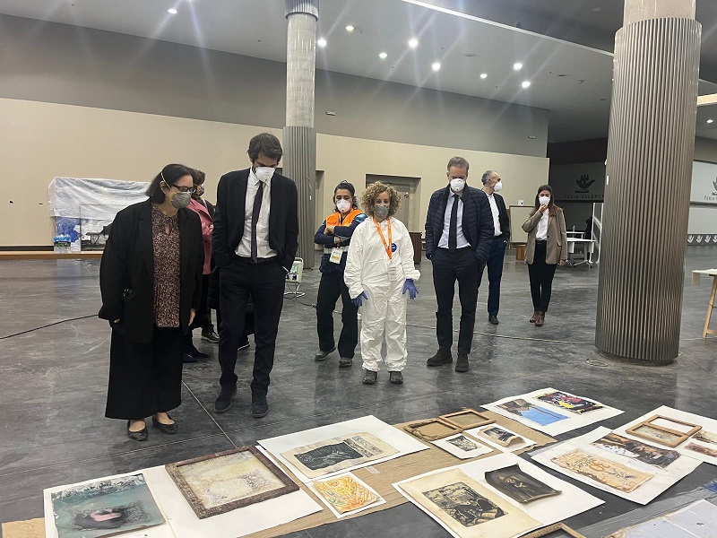 Cultura coordina en instalaciones de Feria Valencia a cerca de 50 restauradores en las labores de secado y limpieza de obras de las localidades afectadas por la riada